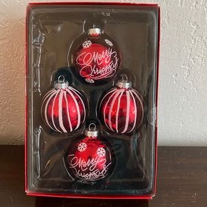 Holiday home, Christmas ornaments
